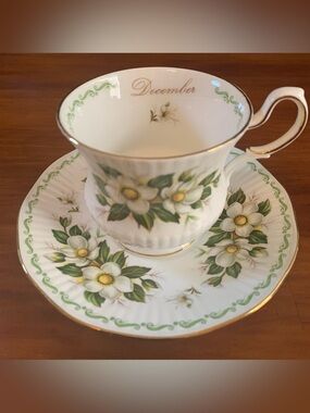 Vintage QUEEN'S Bone China Rosina Set Special Flowers December Rose